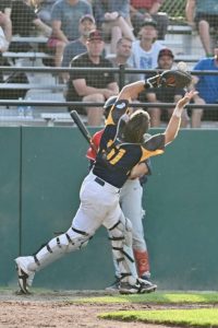 NightOwls Make It Four Straight With A 6-5 Win Over The AppleSox